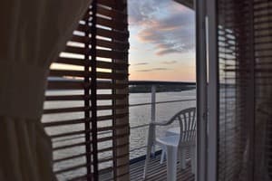 Отель Bakkara. Классик двухместный с видом на реку c одной двуспальной кроватью 3