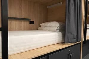 Хостел KIEV HOSTEL. Место в общем 4-местном номере  4