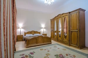 Квартира RentKiev ул. Софиевская 17. RentKiev ул. Софиевская 17 8